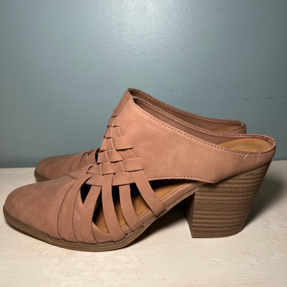Women’s Universal Thread Chunky Heel Mules Weave Suede Boots Brown Size 9.5